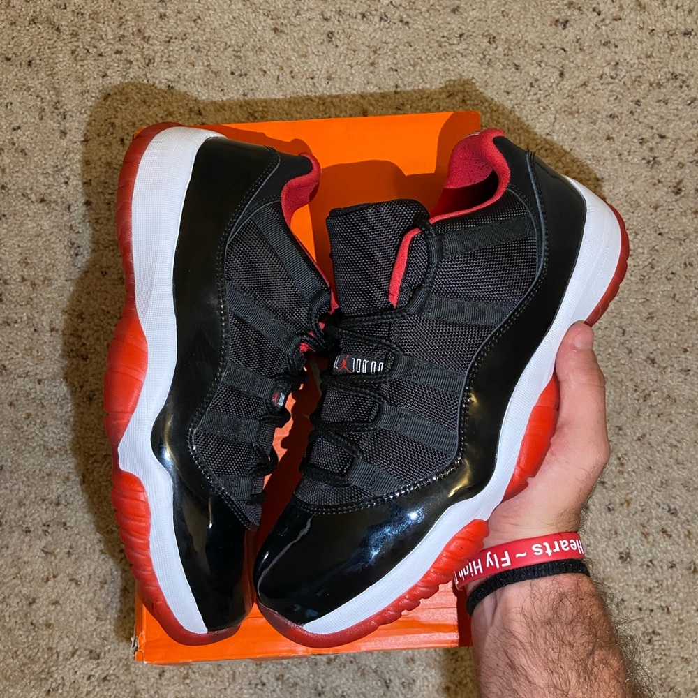 Air Jordan 11 low bred 2015 size 9.5